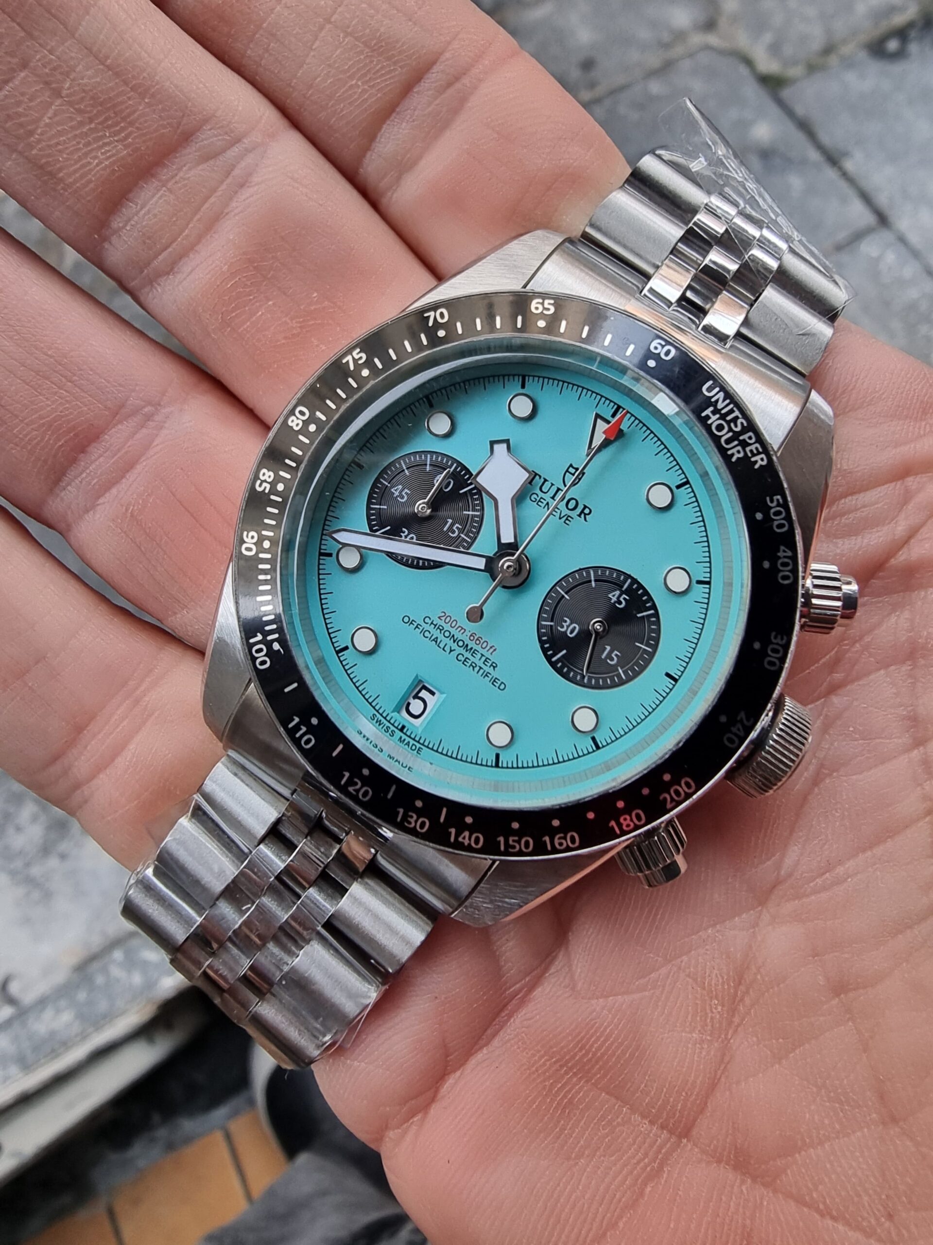 Tudor Black Bay Flamingo Blue - immagine 2